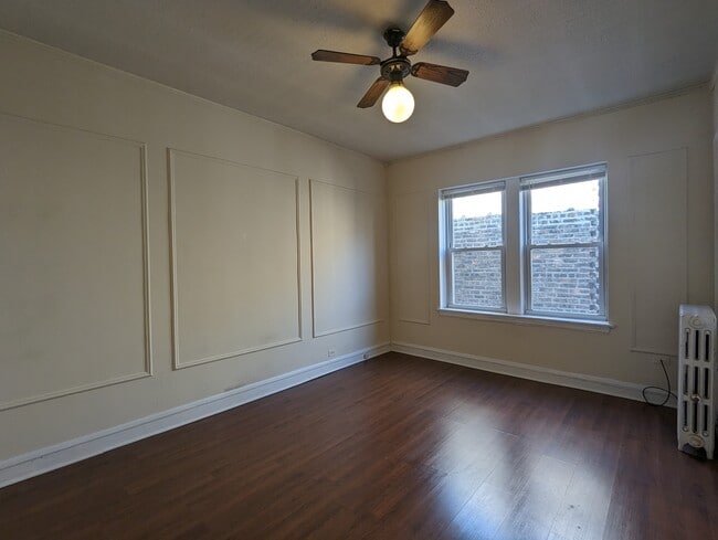 2825 N Burling St, Unit 2827-206