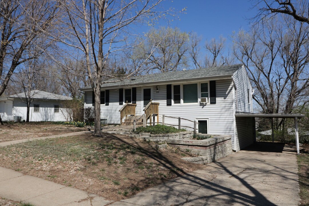 848 Church Ave in Manhattan, KS - Building Photo