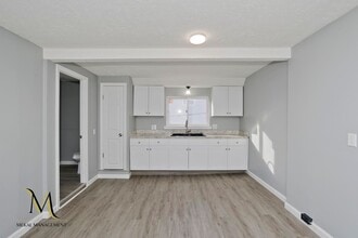 129-131 Center St in Holyoke, MA - Building Photo - Building Photo