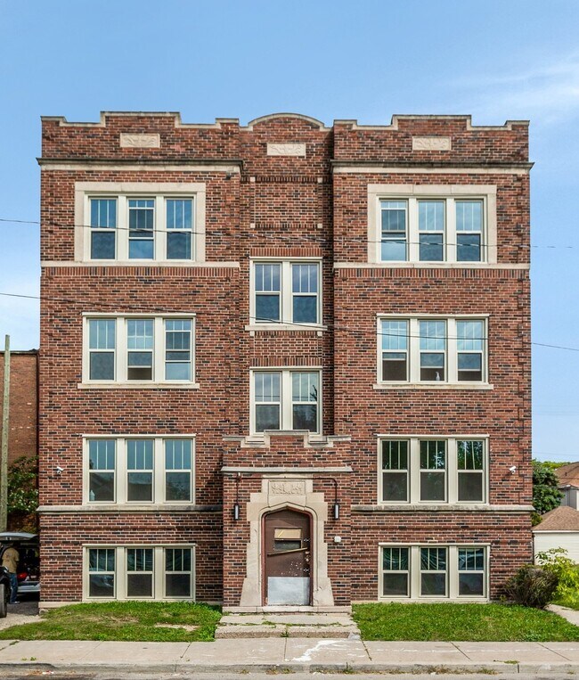 2940 Alter Rd, Unit Apt 2 in Detroit, MI - Building Photo - Building Photo