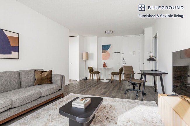 401 E 34th St in New York, NY - Building Photo - Building Photo