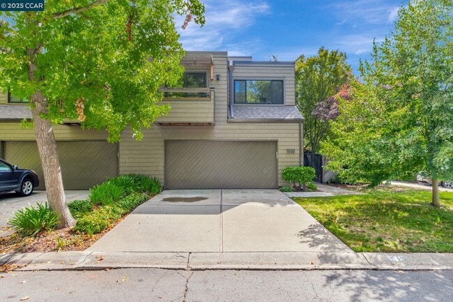 property at 1949 Highridge Ct