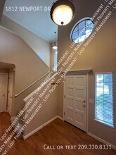1812 Newport Dr in Lodi, CA - Building Photo - Building Photo