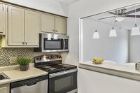 Stainless Kitchen Upgrade - Harvard Square Apartments in Columbus, Ohio
