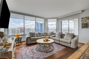 222 Karen Ave in Las Vegas, NV - Building Photo