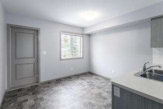 Belmont Village Townhomes in Sylvan Lake, AB - Building Photo - Interior Photo