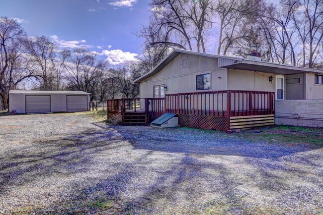 2124 Broadway photo'