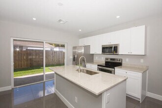 195 S 4th St in Lantana, FL - Building Photo - Building Photo