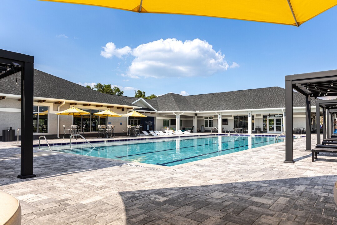 West Shire Village in Ocala, FL - Foto de edificio