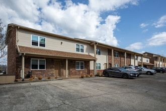 Jackson Manor in Columbia, TN - Building Photo - Building Photo