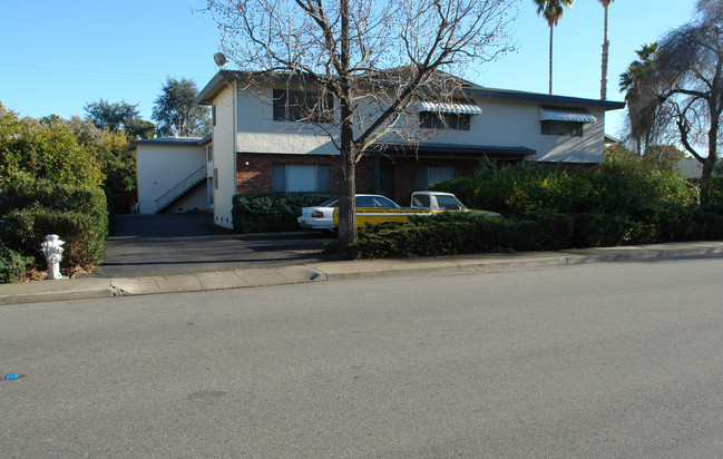 565 Ortega Avenue in Mountain View, CA - Building Photo - Building Photo