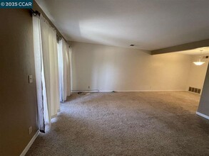 62 Villa Cir in Fairfield, CA - Building Photo - Building Photo