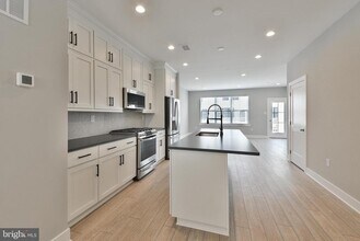 328 Walnut St in Collegeville, PA - Building Photo - Building Photo