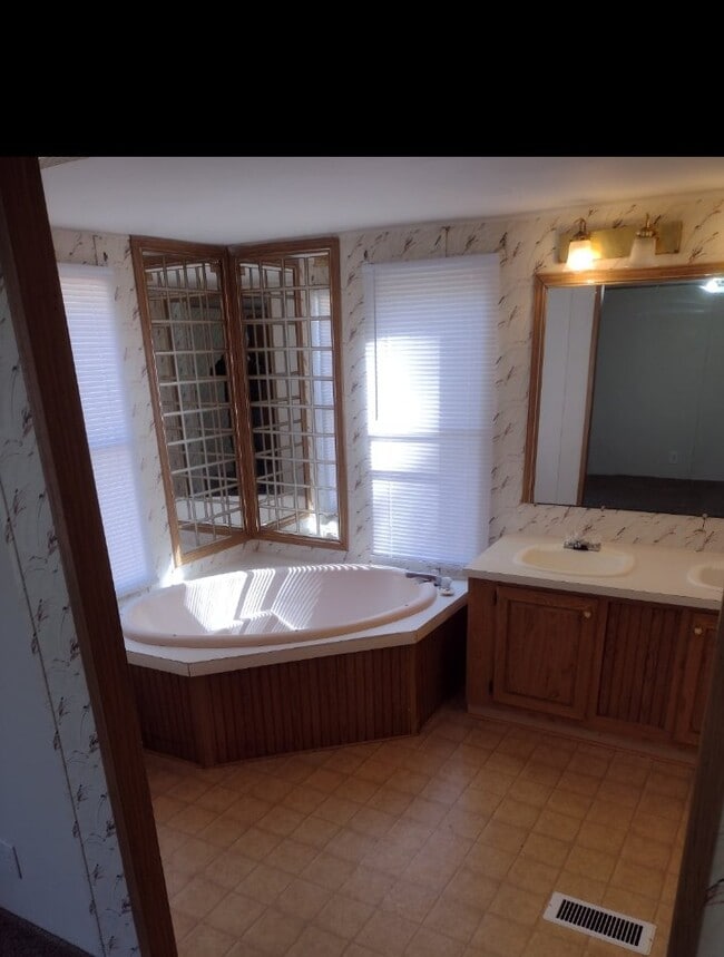 2181 Blue Creek Rd in Jacksonville, NC - Building Photo - Building Photo