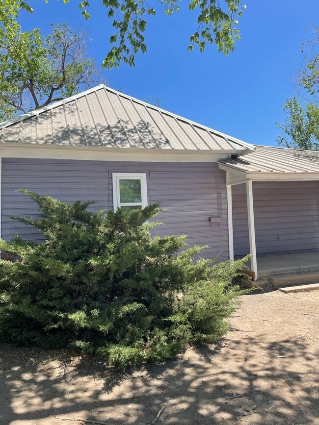property at 107 SE Main St