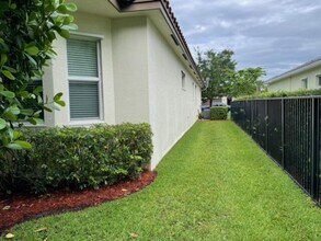 2830 Bellarosa Circle in West Palm Beach, FL - Building Photo - Building Photo