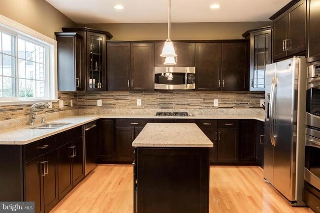 1717 Taymount Ter NE in Leesburg, VA - Building Photo - Building Photo