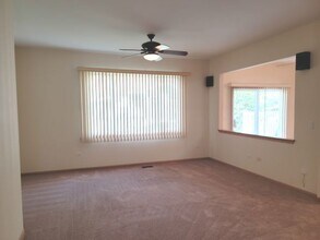 21357 W Douglas Ln in Plainfield, IL - Building Photo - Building Photo