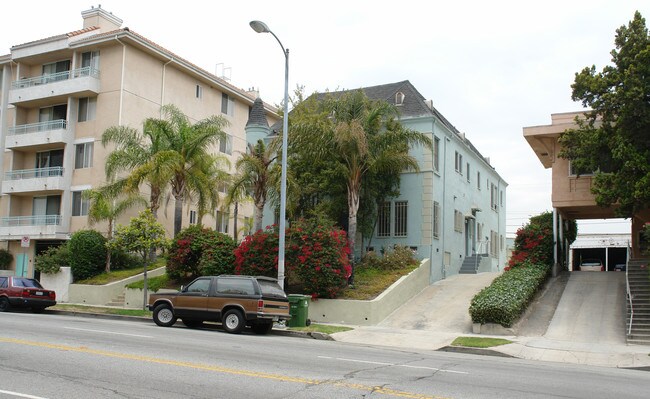 320 S Virgil Ave in Los Angeles, CA - Building Photo - Building Photo