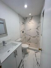 222 SW 8th St in Dania Beach, FL - Building Photo - Building Photo