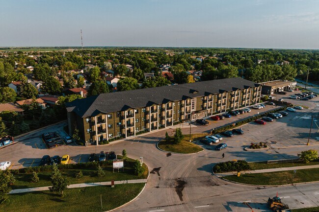 Tamarack Pointe in Winnipeg, MB - Building Photo - Building Photo