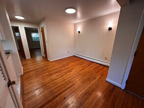 2909 Van Dyke Dr in Cincinnati, OH - Building Photo - Building Photo