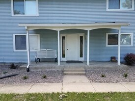 306 E Henry St, Unit Apt. 2 in Atkinson, IL - Building Photo