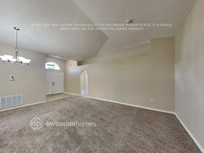 7378 Overland Park Blvd in Jacksonville, FL - Foto de edificio - Building Photo