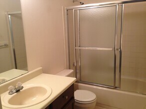 17157 E Whitaker Dr in Aurora, CO - Building Photo - Building Photo