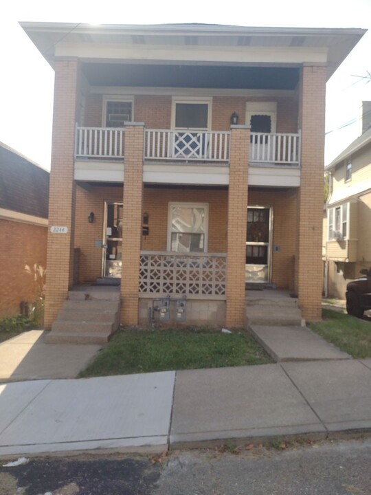 2244 Valera Ave in Pittsburgh, PA - Building Photo