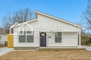 1367 Chadwick Cir in Memphis, TN - Building Photo