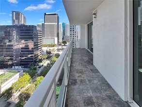 951 Brickell Ave, Unit 1605 in Miami, FL - Building Photo - Building Photo