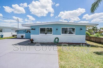 13806 San Juan Ave in Hudson, FL - Building Photo - Building Photo