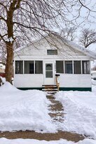 1909 S Brookfield St in South Bend, IN - Building Photo