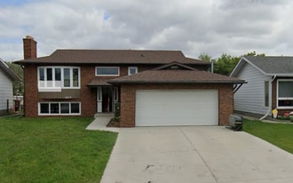 4313-4342 42 St in Bonnyville, AB - Building Photo