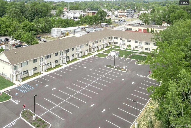 127 Spring St in Monroe, NY - Building Photo - Building Photo