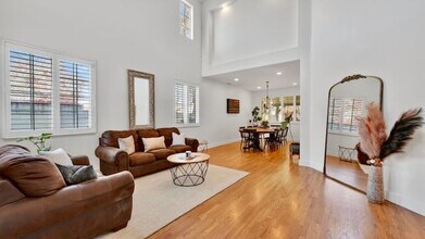 2515 Quiet Meadow Cir in Corona, CA - Foto de edificio - Building Photo