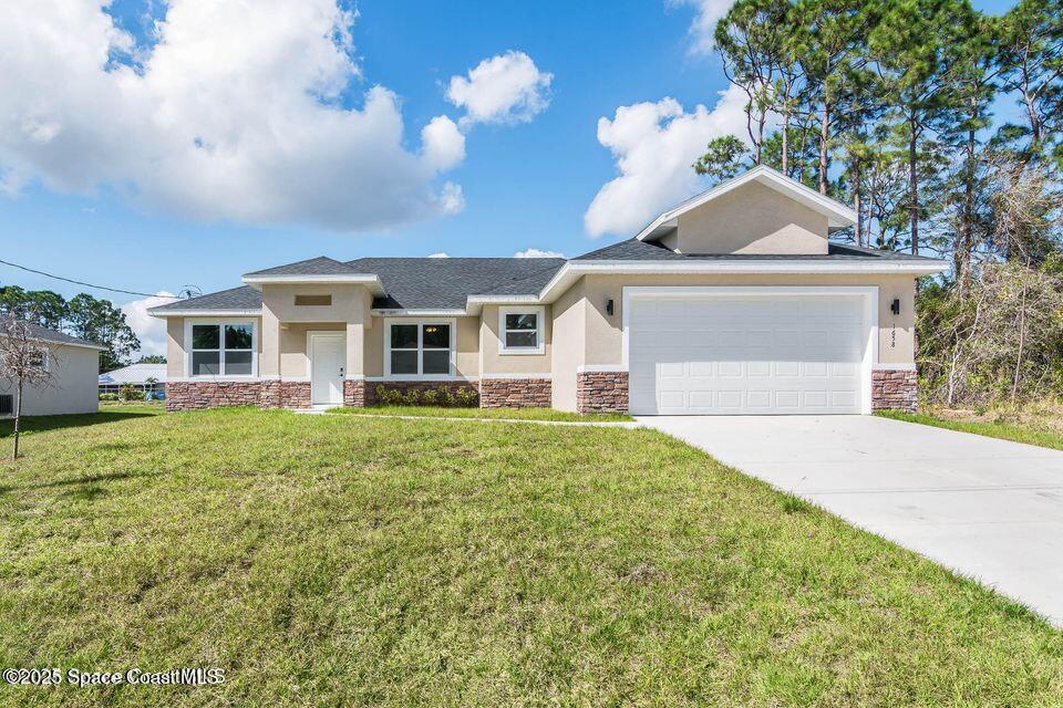 1658 Hamilton Ave SW in Palm Bay, FL - Foto de edificio