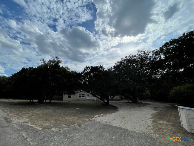 property at 542 Tom Creek Ln