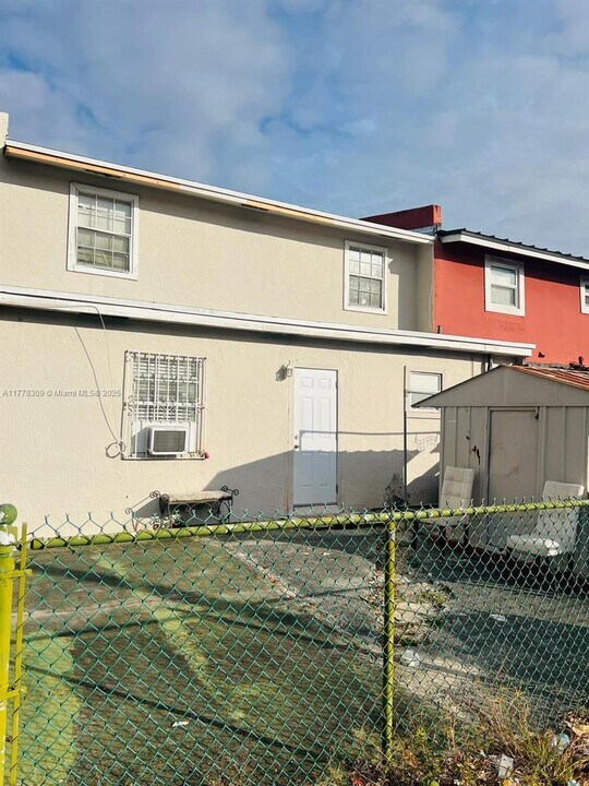 19224 NW 46th Ave in Miami Gardens, FL - Building Photo