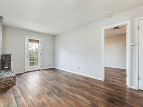 516 S Park Dr in Austin, TX - Building Photo - Building Photo