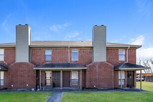 5853 Shadydell Dr in Fort Worth, TX - Building Photo