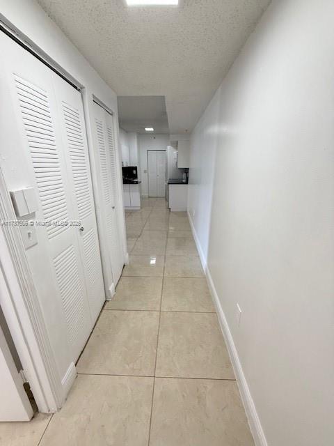 3241 Sabal Palm Mnr, Unit 204 in Hollywood, FL - Foto de edificio