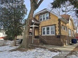 1935 Glenn Dr in North Chicago, IL - Building Photo