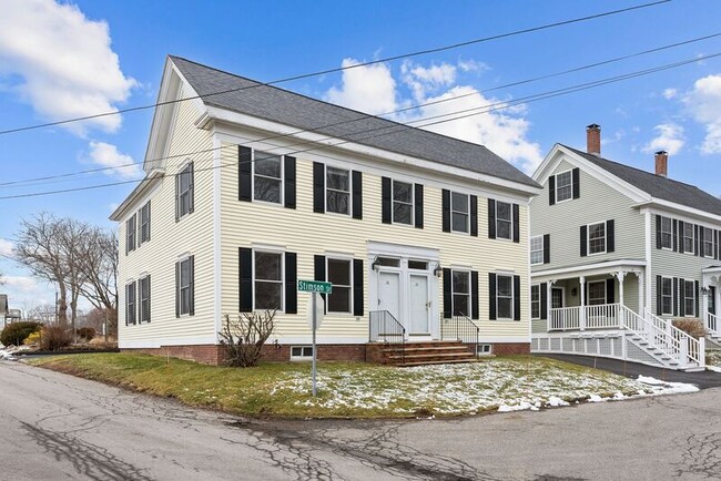 24 Stimson St in Kittery, ME - Building Photo - Building Photo