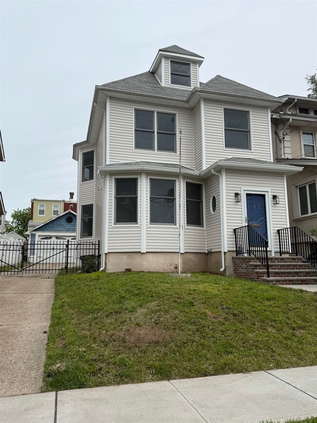 property at 423 Devon St