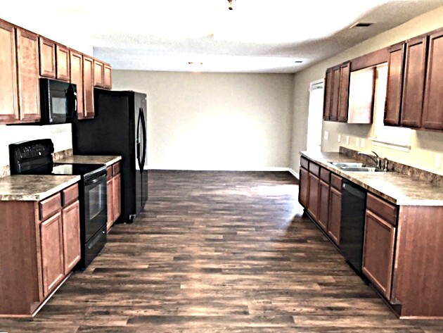 10 Sandy Point Way in Port Wentworth, GA - Building Photo - Building Photo