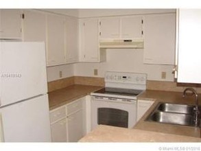 7610      Westwood Dr-Unit -129 in Tamarac, FL - Building Photo - Building Photo