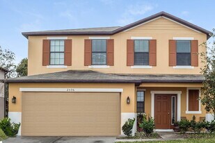 2596 Vineyard Cir, Unit L-L217 in Sanford, FL - Building Photo