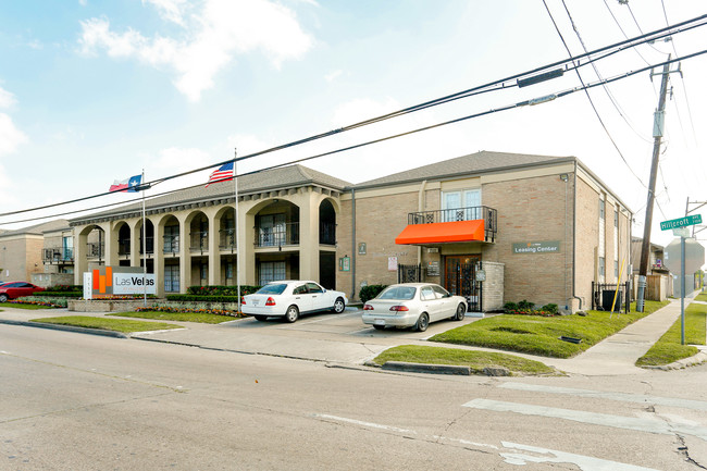 Las Velas at Hillcroft in Houston, TX - Building Photo - Building Photo